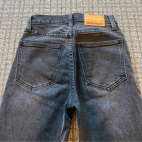 Aritzia Denim Forum Arlo High Rise Straight Jeans 23W 28L - Picture 6 of 6